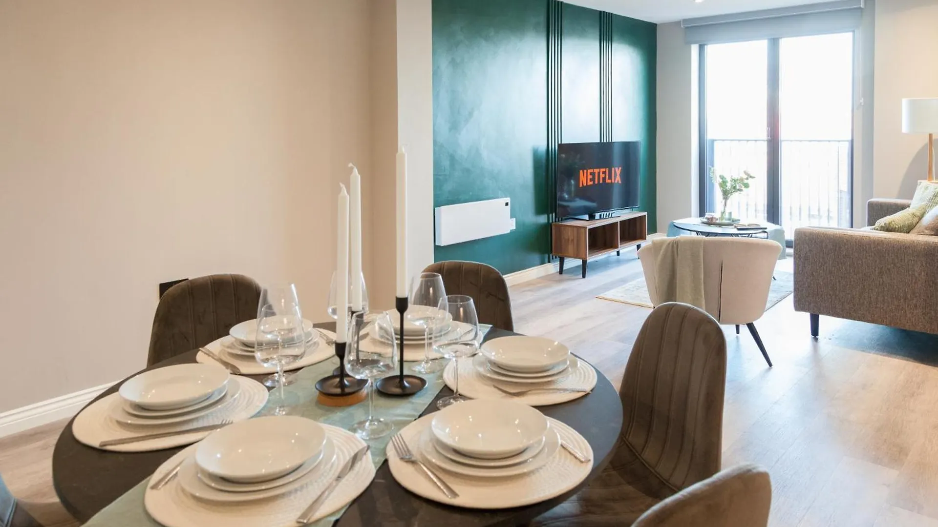 3 Bed Flats Near Station & City Centre - Sleeps 6 리즈 영국