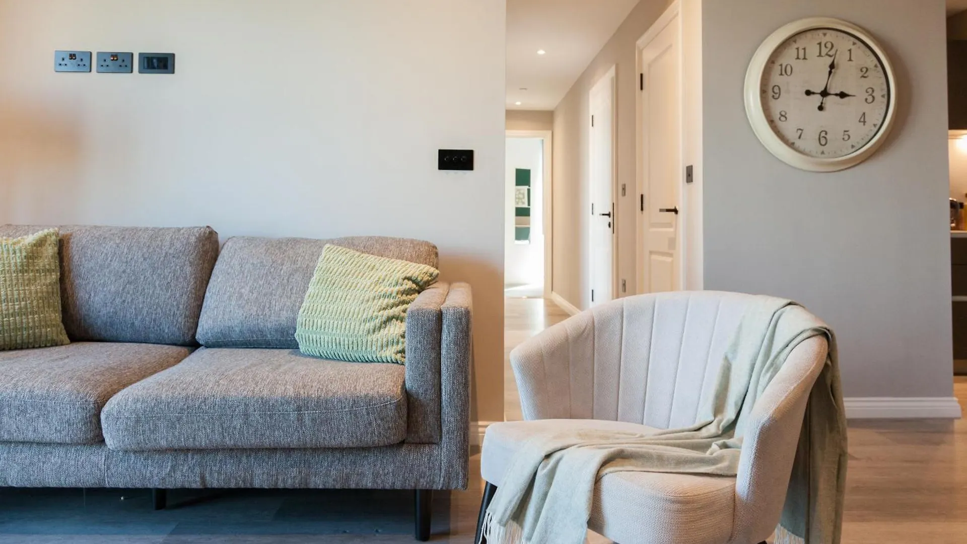 3 Bed Flats Near Station & City Centre - Sleeps 6 리즈 0*,